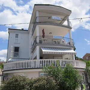 Antonia Apartman Malinska